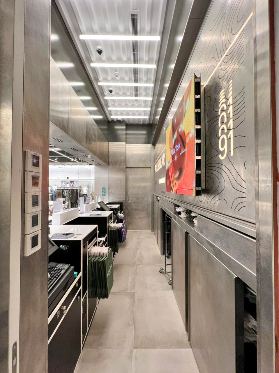 PUll & Bear Riyadh CPC interiors